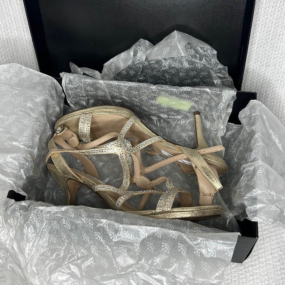 NIB Nina Varsha Golding Skylight Strappy Heels 9.5